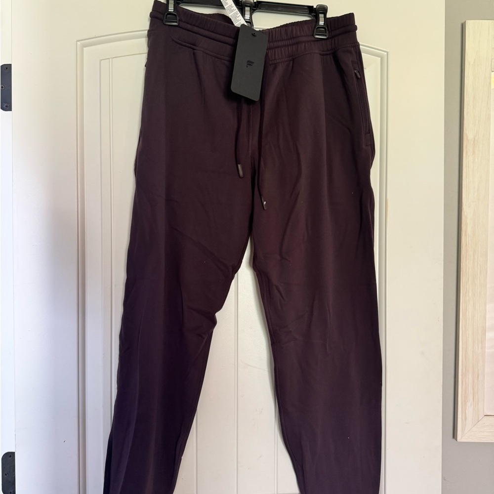 Fabletics Women's cold weather Joggers NWT